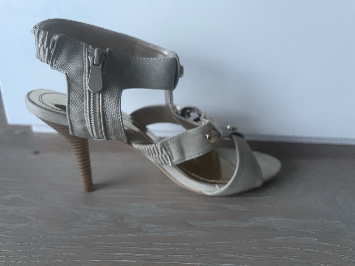 Damenschuhe: NEUE Elegante High Heels Gr. 40 beige Stiletto – Neu und originalverpackt aus Meilen von Golfer04 7