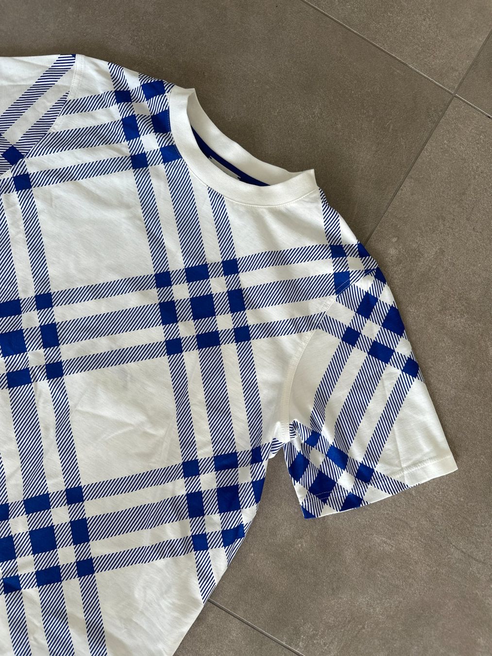 Burberry Blusen, T-Shirts & Tops: New t-shirt Burberry – Neu und originalverpackt aus Lugano von juledo 1