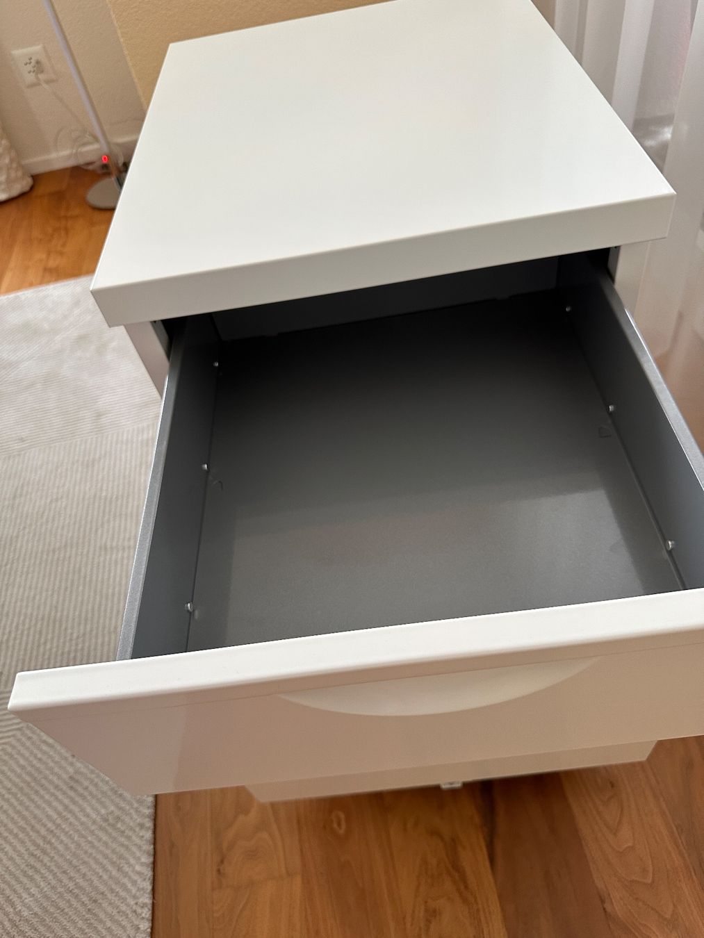Ikea Banconi: Weisses Rollcontainerli mit 2 Schubladen, abschliessbar – Nuovo (secondo la descrizione) da Herisau venduto da Rita_S. 1