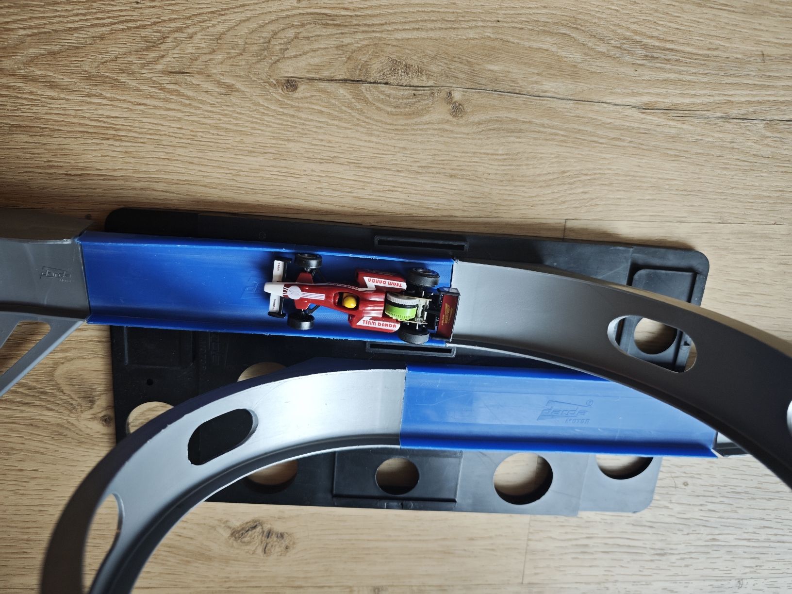 Darda Piste: DARDA Motor Rennbahn mit Loopings & 1 Auto – Usato da Wettingen venduto da ivo85ri 2