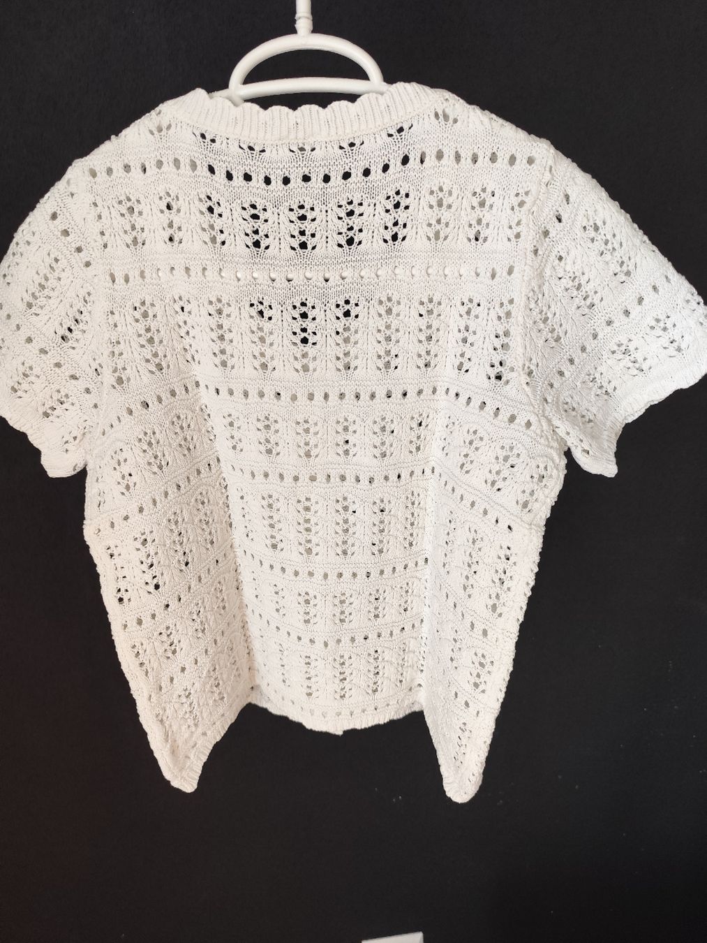 T-shirt: tshirt blanc en crochet taille S – Usato da Neuchâtel venduto da pie_8t6p 1