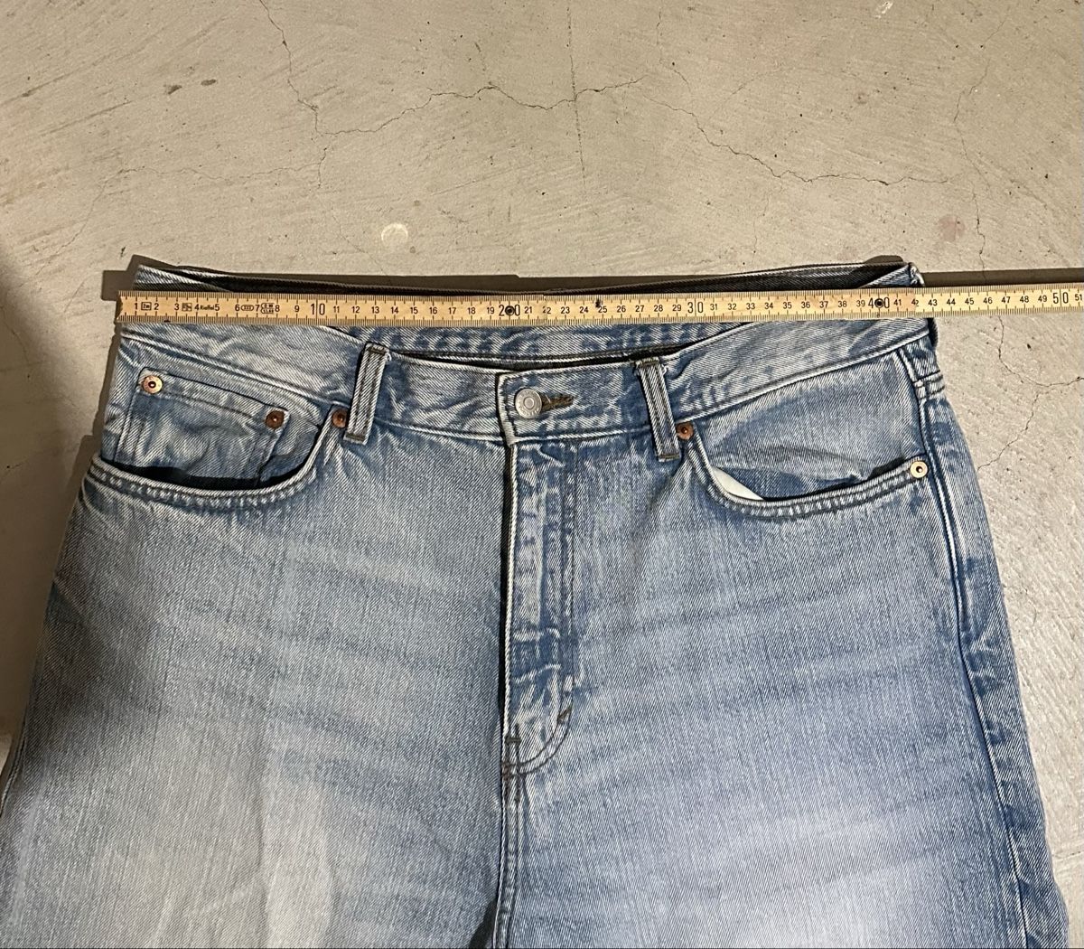 Weekday Jeans: Weekday Galaxy Loose Jeans ice blue 32 – Nuovo (secondo la descrizione) da Dättwil AG venduto da seung.kuk 3