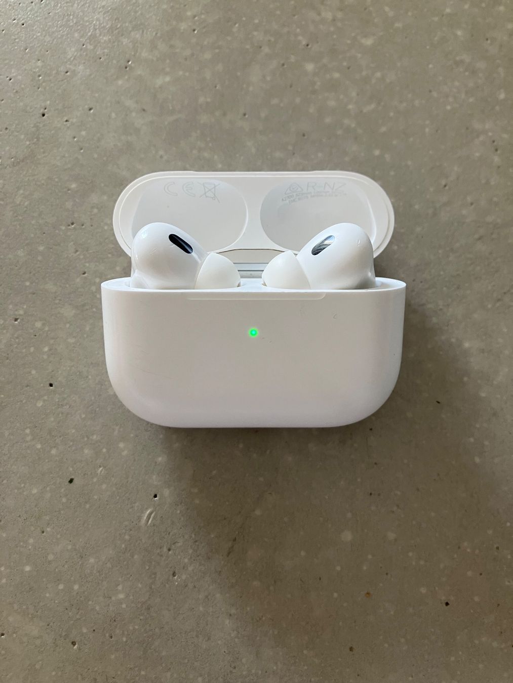 Apple Kopfhörer: APPLE Air Pods Pro 2 – Gebraucht aus Lausanne von mr.v