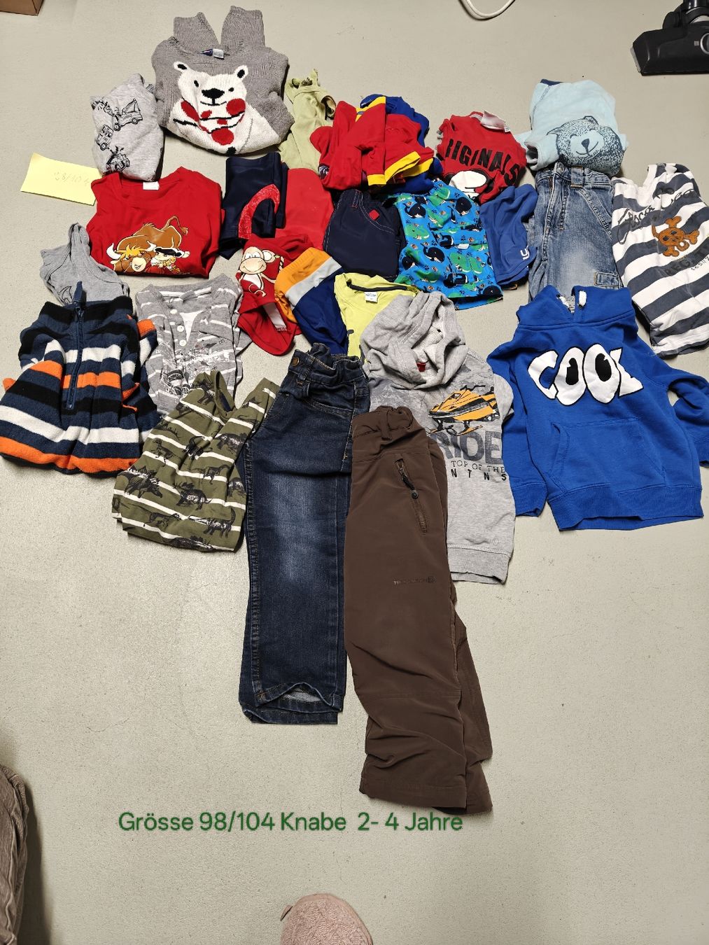 Kleiderpakete & -sets: Winter Kinderkleider Paket, Grösse 98/104 – Gebraucht aus Dättlikon von jan_d7n9 1