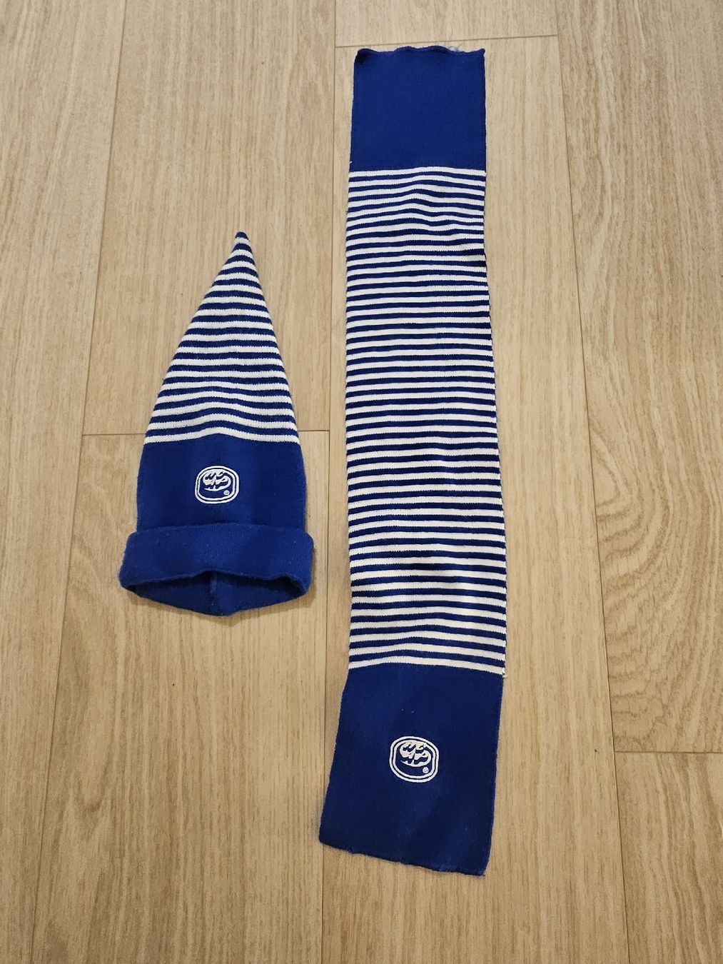 Lotti & Set di vestiti: Ensemble bonnet et écharpe enfants HCAP – Usato da La Joux FR venduto da car_ck96