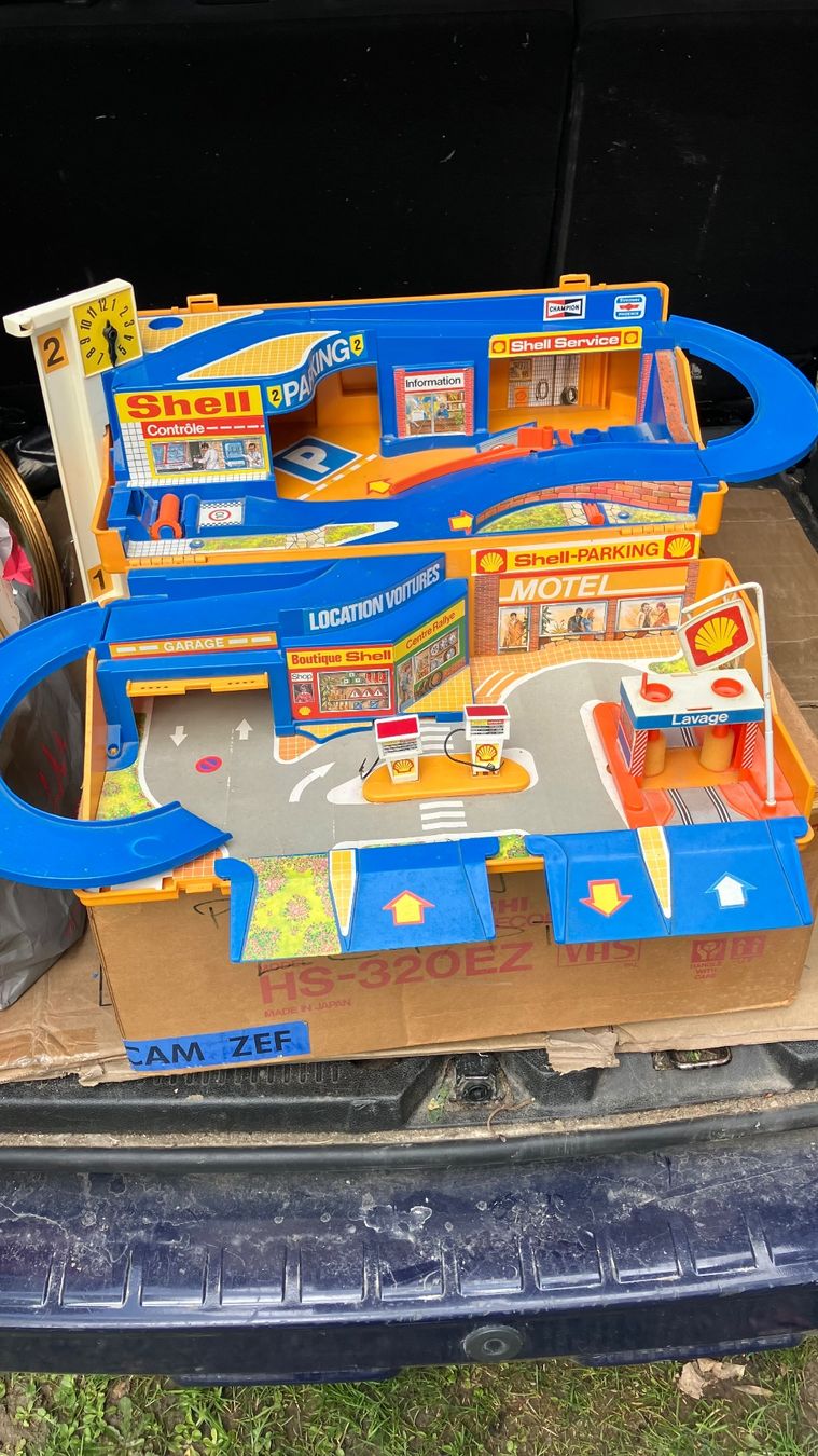 Giocattoli: Garage Shell enfant vintage valise – Usato da St-Cierges venduto da LeRegain 4