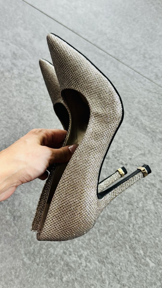Guess Damenschuhe: Guess Pumps  – Gebraucht aus Mörigen von TimelessFinds 4