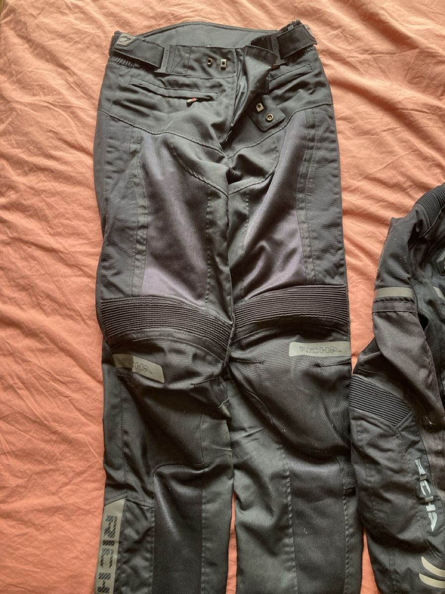 Lotti di vestiti: Motorradkombi Textil Richa – Usato da Bern venduto da der_cenzo 4