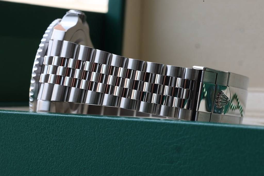 Rolex Montres: Rolex GMT Master 2 126710BLNR – Neuf avec emballage d'origine à Wollerau par RekociTimepieceGmbH 1