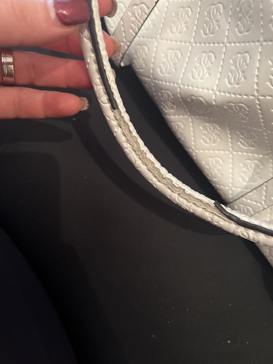Guess Taschen für Damen: Weisse Guesshandtasche – Gebraucht aus Thun von Golden-Gate 3