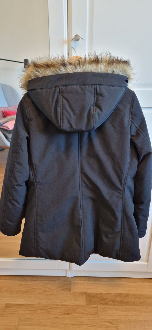 Uniqlo Jacken: Uniqlo Warme Winterjacke schwarz M – Gebraucht aus Zürich von c.line89 2