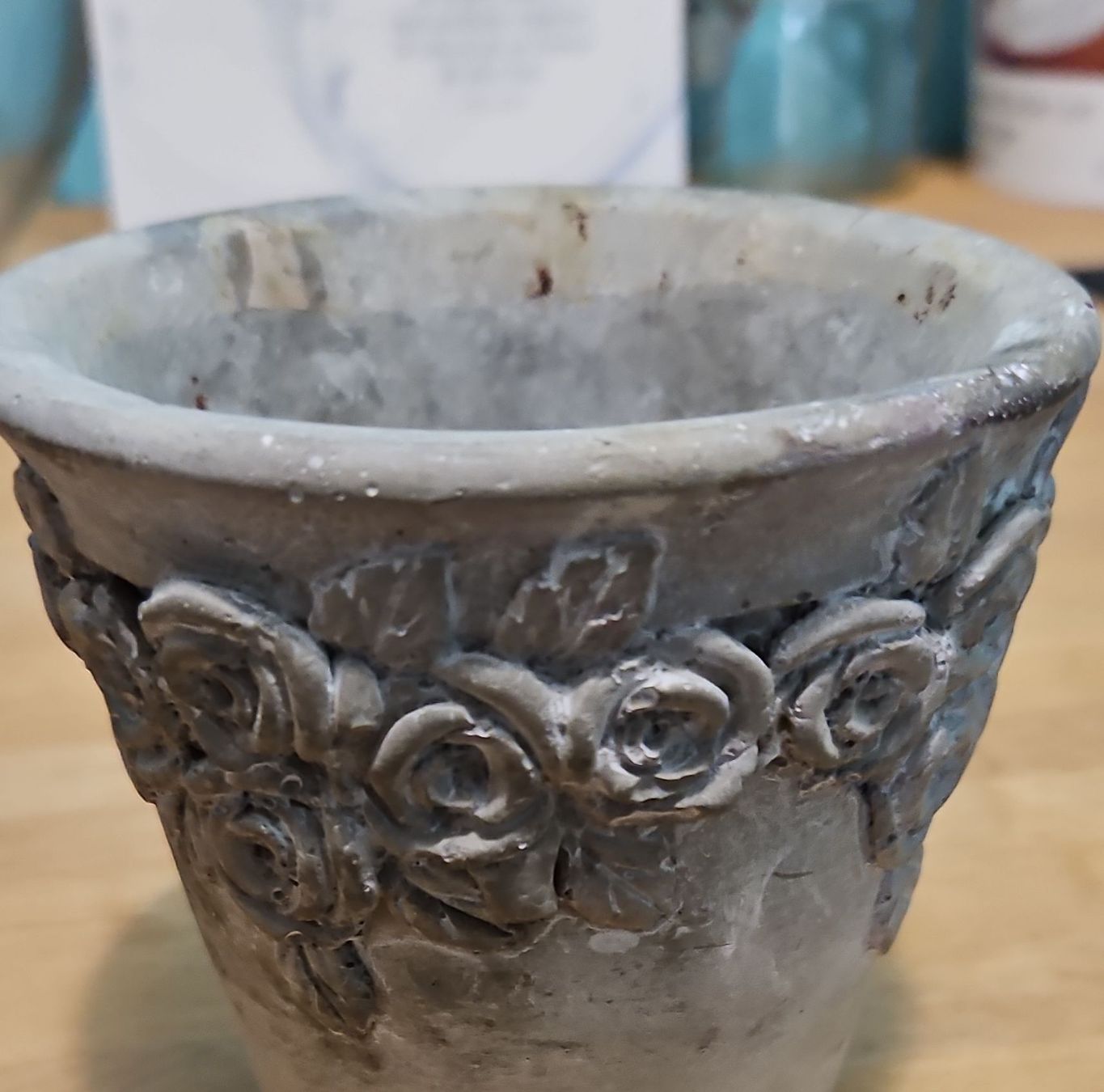 Pots de fleurs: Blumentopf Beton Rosen grau – D'occasion à Basel par Melibu