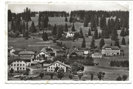 Saignelégier (JU) Franches-Montagnes - Dorfpartie mit Schule