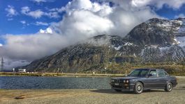 BMW 325i E30 Edition