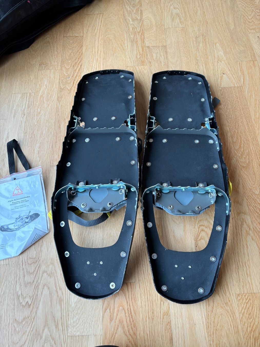 Scarpe da uomo: Weissberg  Schneeschuhe – Usato da Riehen venduto da martinaaebersold 1
