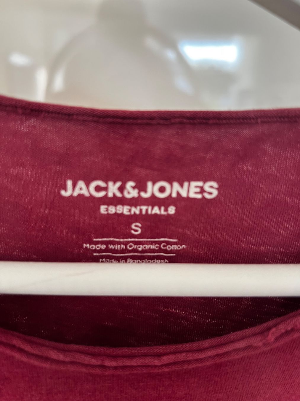 Jack & Jones T-shirt: T-Shirt Jack&Jones Bordeaux Rot – Usato da Oberwil-Lieli venduto da Jo-Ke 1