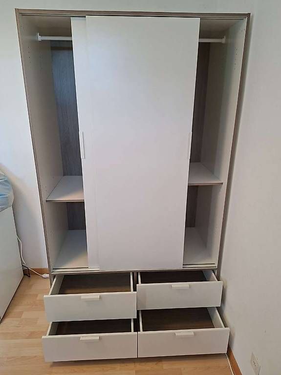 Armadi: Kleiderschrank ***gut erhalten*** – Usato da Buchs SG venduto da FelixPl 2