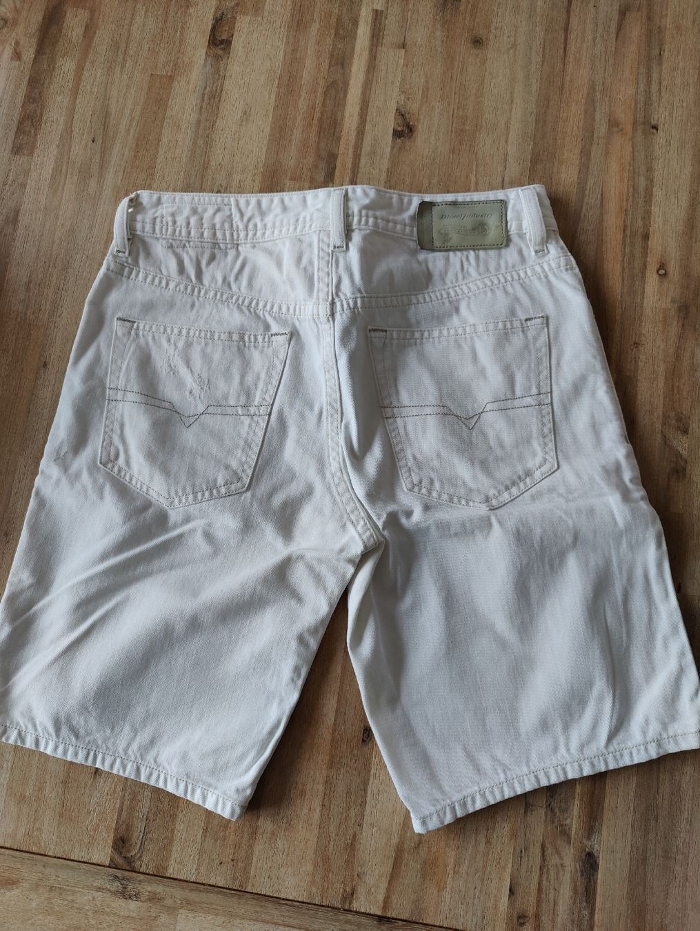 Diesel Pantaloni: Diesel Industry, Jeansshorts, Grösse 29 – Usato da Stettfurt venduto da gutzli_al 1