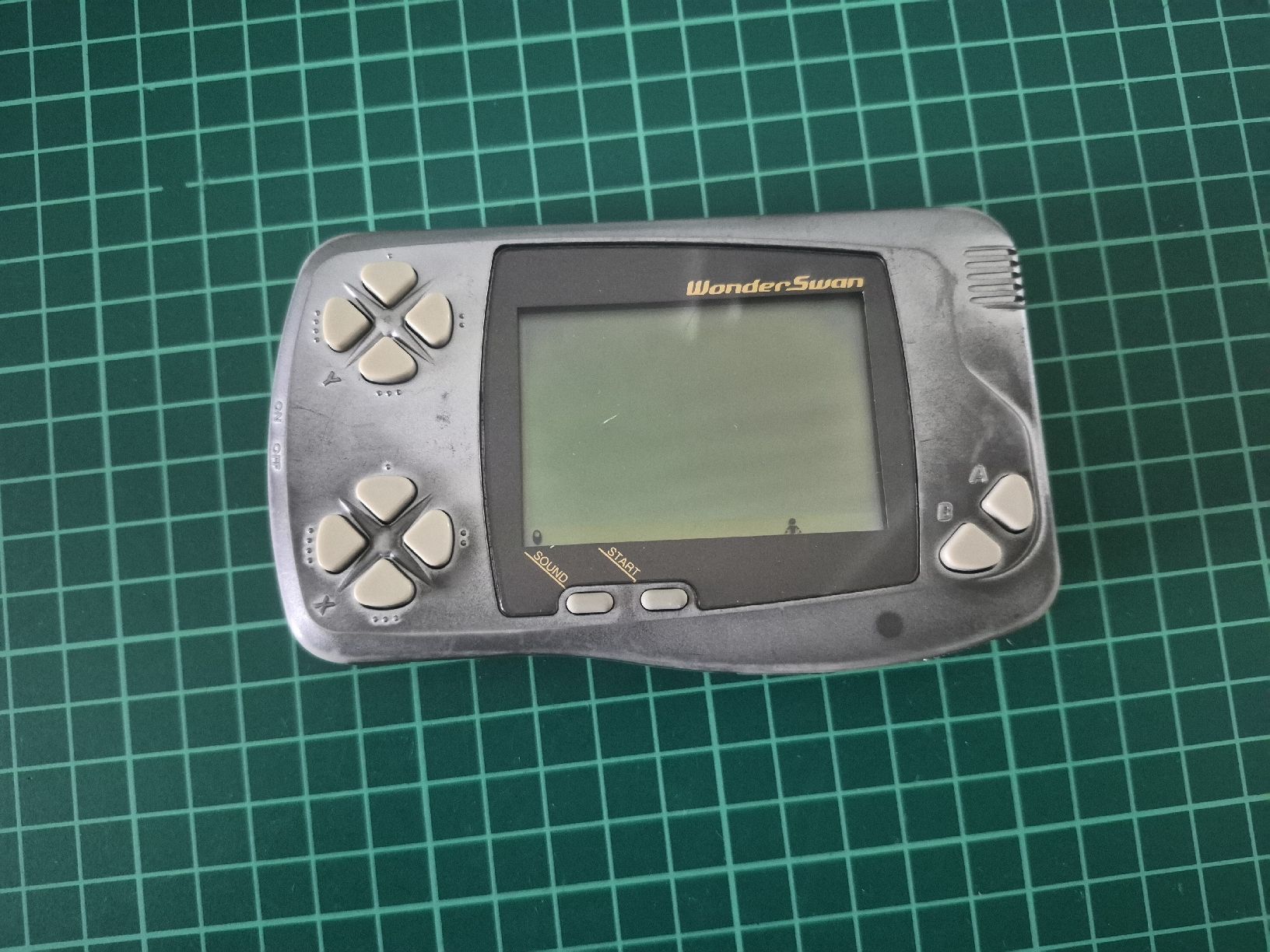 Bandai Console: Vintage WonderSwan handheld game console, tested & working! – Usato da Meyrin venduto da Retro-GZ 2