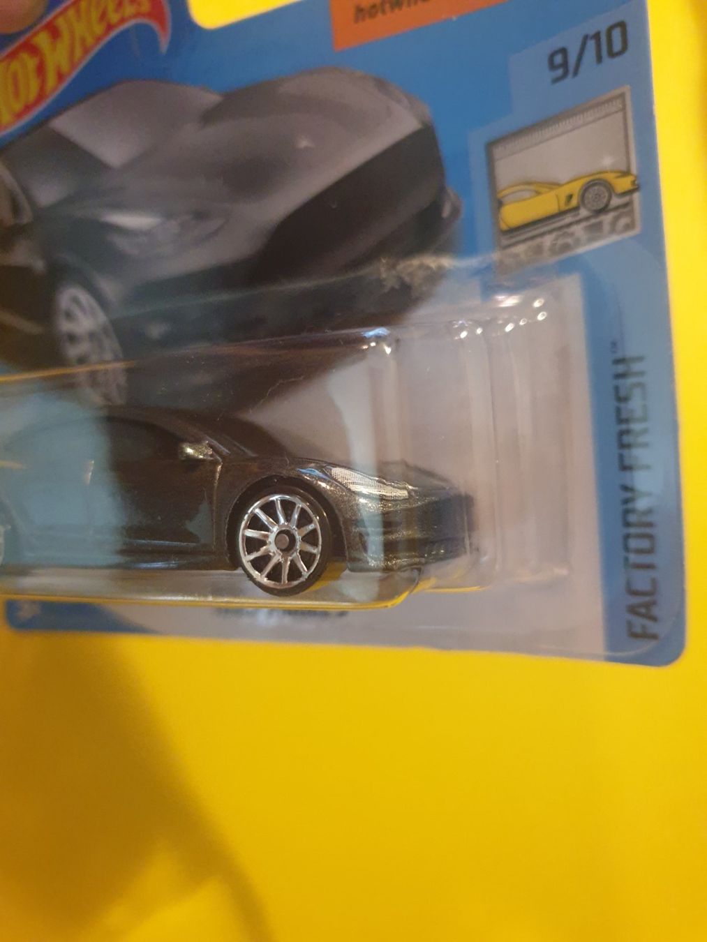 Hot Wheels Modellini d'auto: Hot Wheels TESLA MODEL 3 – Nuovo e nell'imballaggio originale da Oftringen venduto da Rotor 4