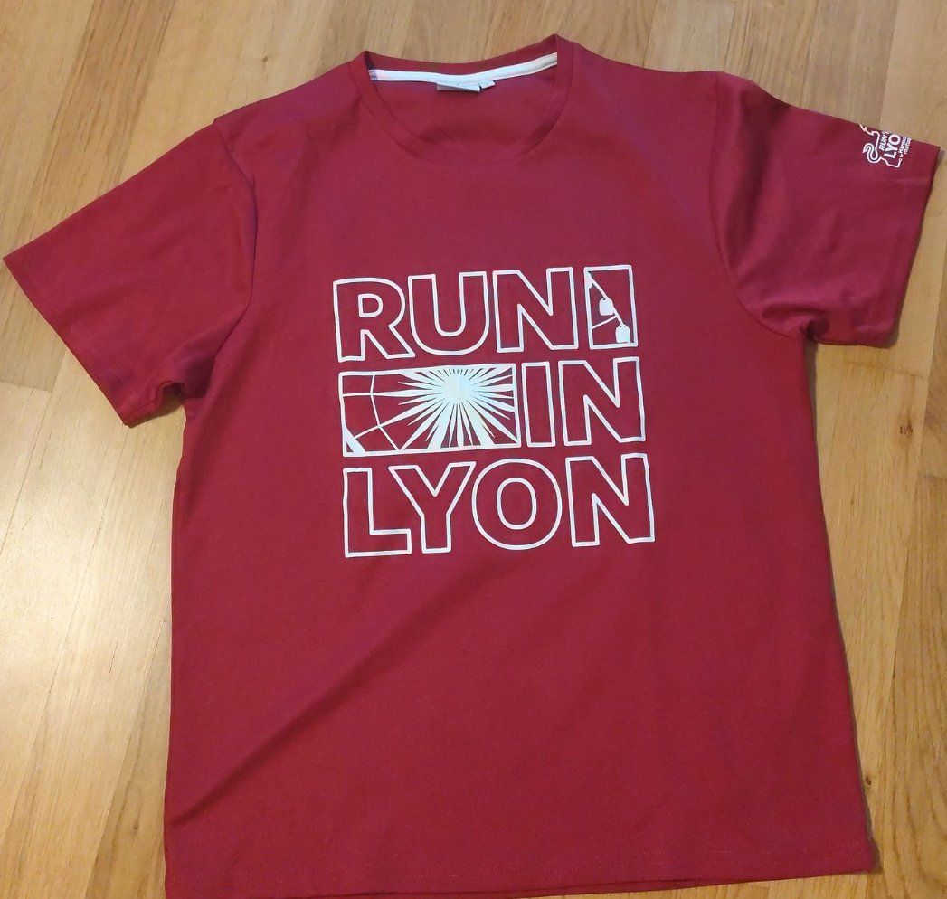 T-shirt: Lot de 4 t shirts de running taille L – Usato da Neuchâtel venduto da pie_8t6p 3