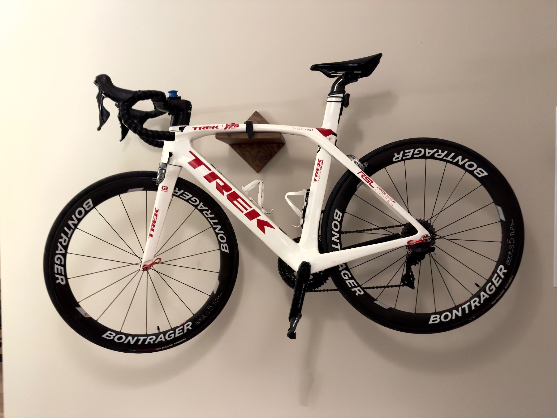Trek Velos: Trek Madone RSL Team Issue Segafredo size 56 – Gebraucht aus Rolle von misterarti
