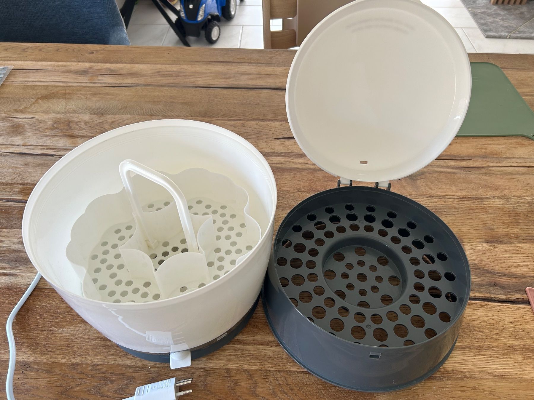 Mam Repas pour bébés: Dampfsterilisator Mam – D'occasion à Siglistorf par ale_h88 1