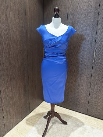 Elegantes, blaues Cocktail-Kleid, perfekt für den Sommer!
