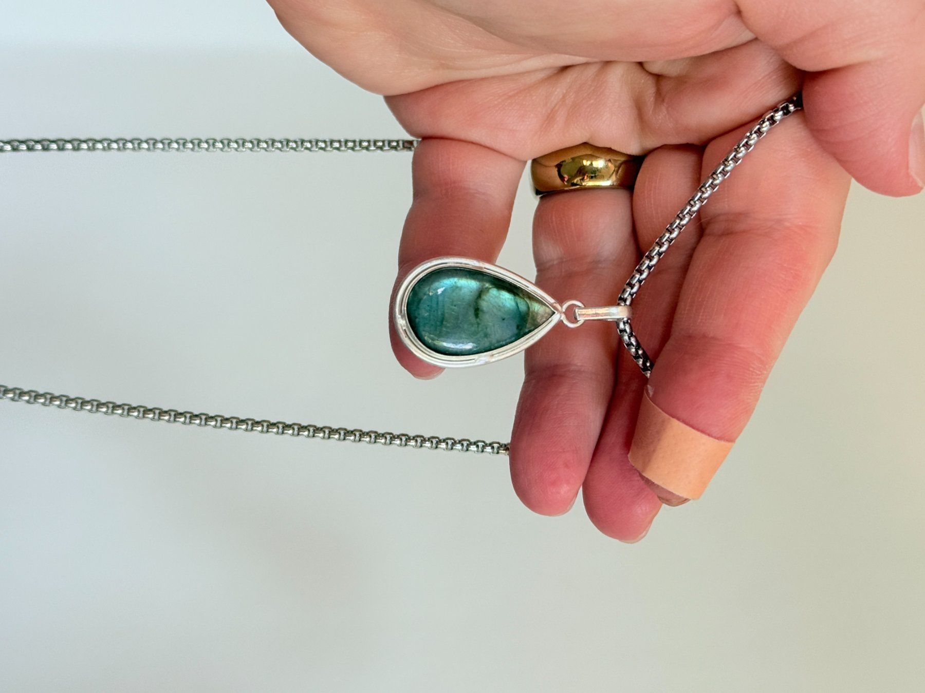 Ketten: Pendentif avec labradorite naturelle - neuf! – Neu und originalverpackt aus Genève von AWWA 2