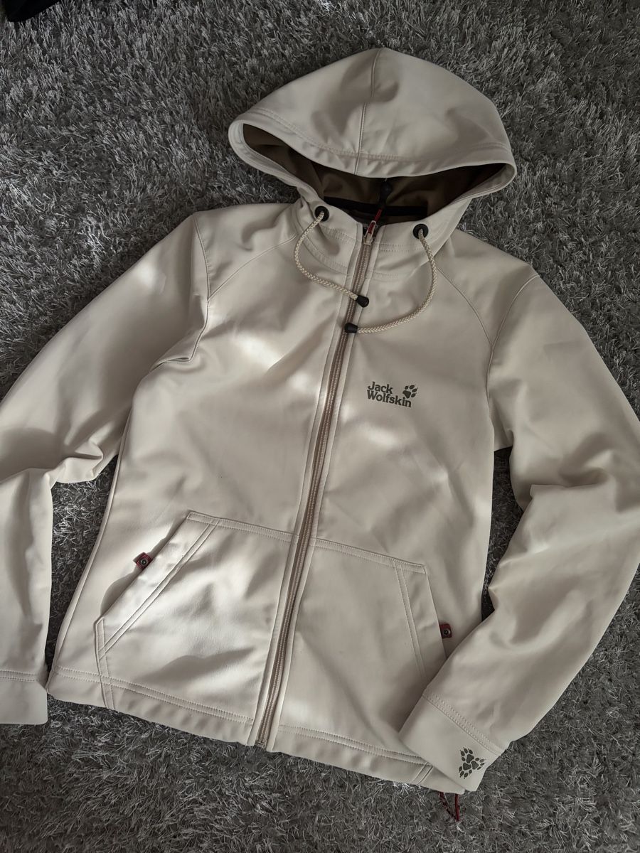 Jack Wolfskin Vestes: Jack Wolfskin Stormlock Softshell Jacket Beige S – D'occasion à Brislach par edu_t6pq