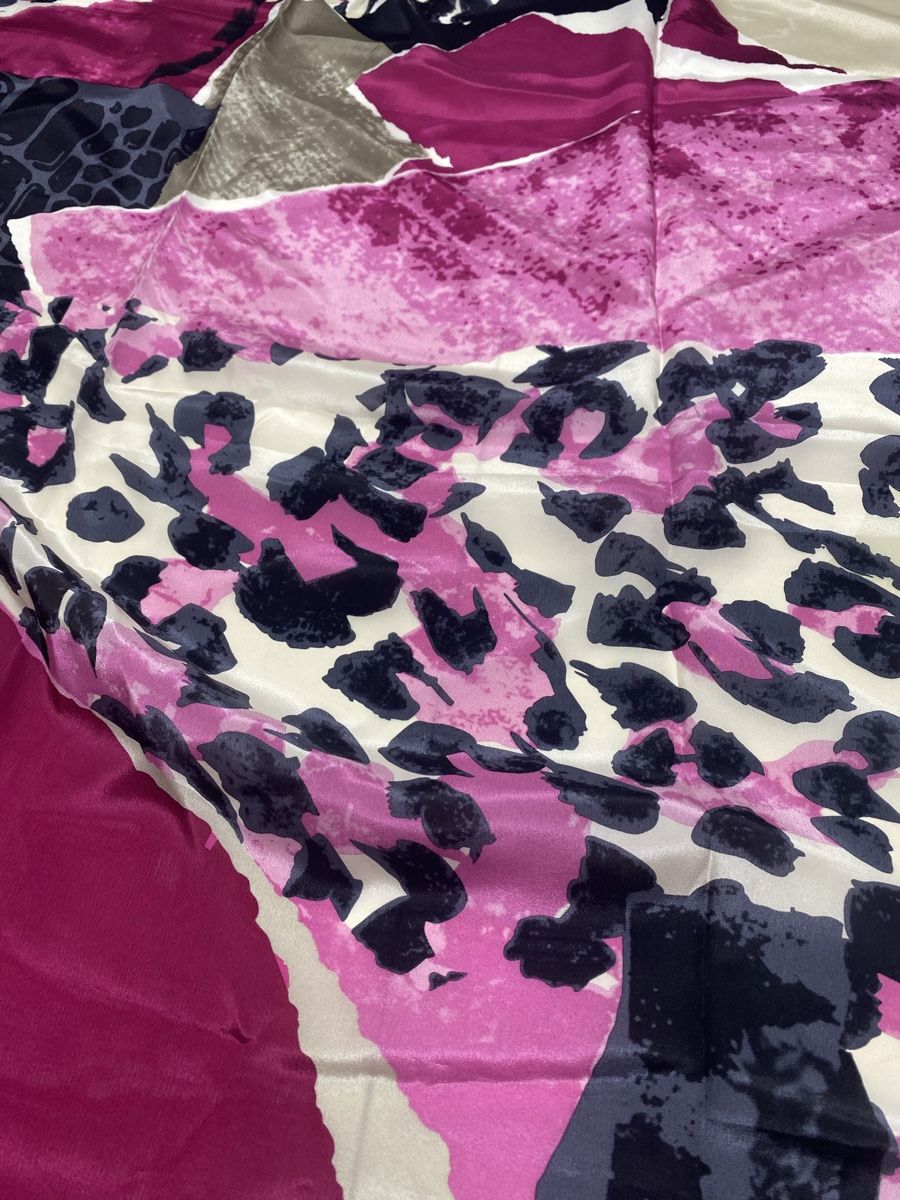 Foulards, Tücher & Schals: Seiden Foulard 🌸 – Gebraucht aus Opfikon von Luis144 6