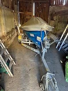 Barche: Barque de pêche avec remorque – Usato da Villars-sur-Glâne venduto da Rime6