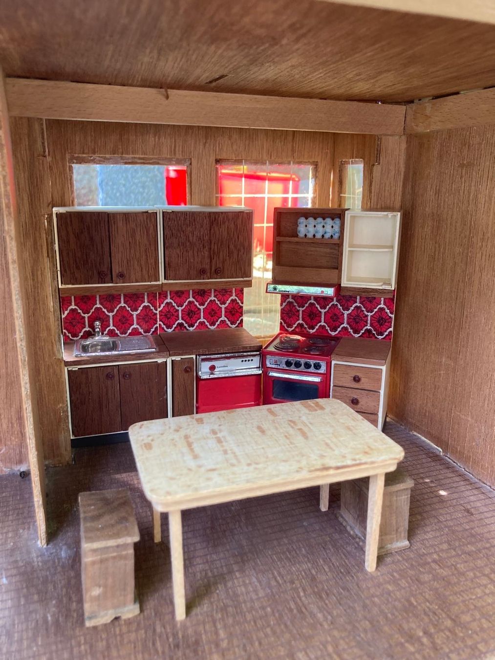 Puppenhäuser & -möbel: Holz-Puppenhaus mit Möbeln – Gebraucht aus Ennetbürgen von Birkenbaum5 2