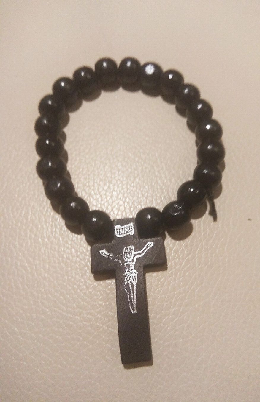 Bracciali & Braccialetti: Kreuz, Schwarze elastische Armkette Holz – Nuovo e nell'imballaggio originale da Münchenbuchsee venduto da Daniel0133