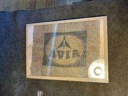 AVIA LOGO AUF JUTE
