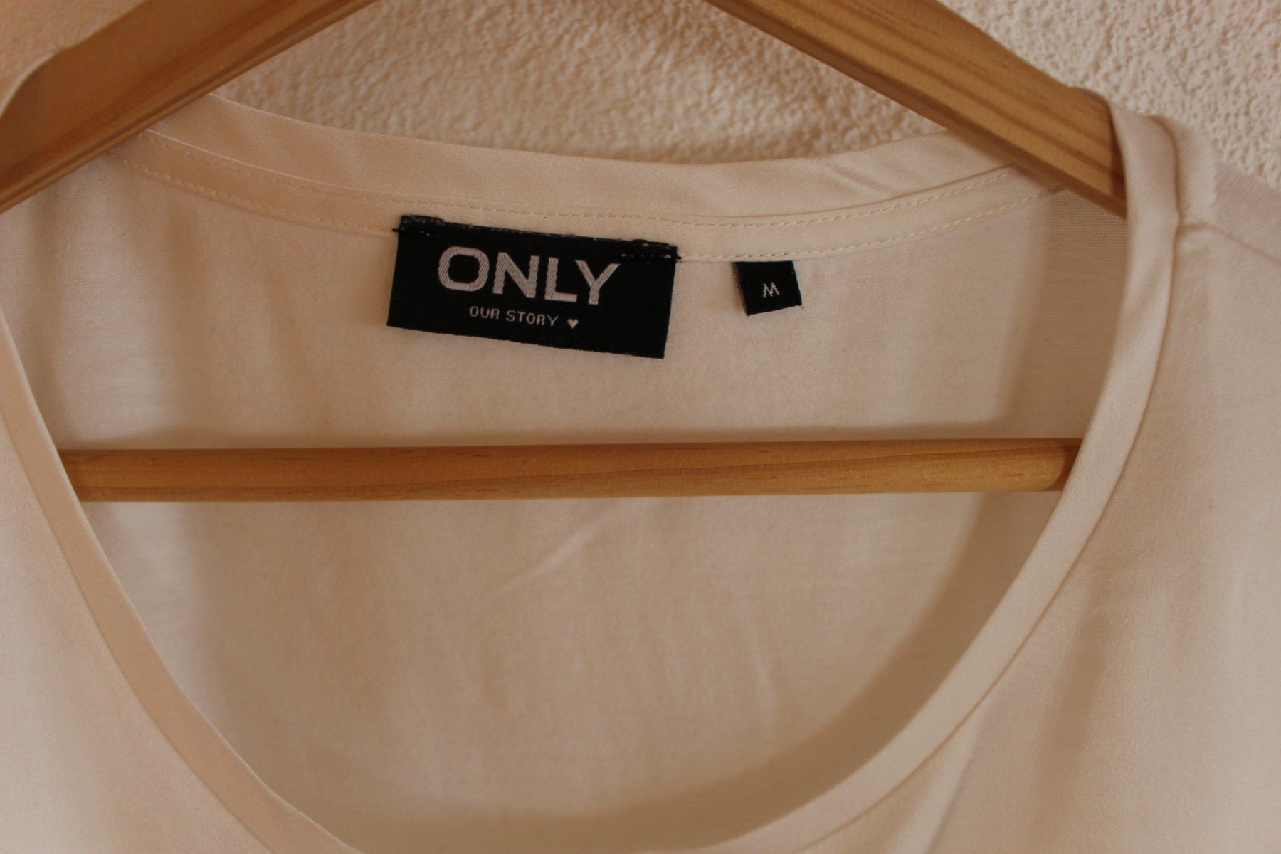 Only T-shirt: Shirt "Only" - Letze Chance – Usato da Ebnat-Kappel venduto da Moonel.104 1