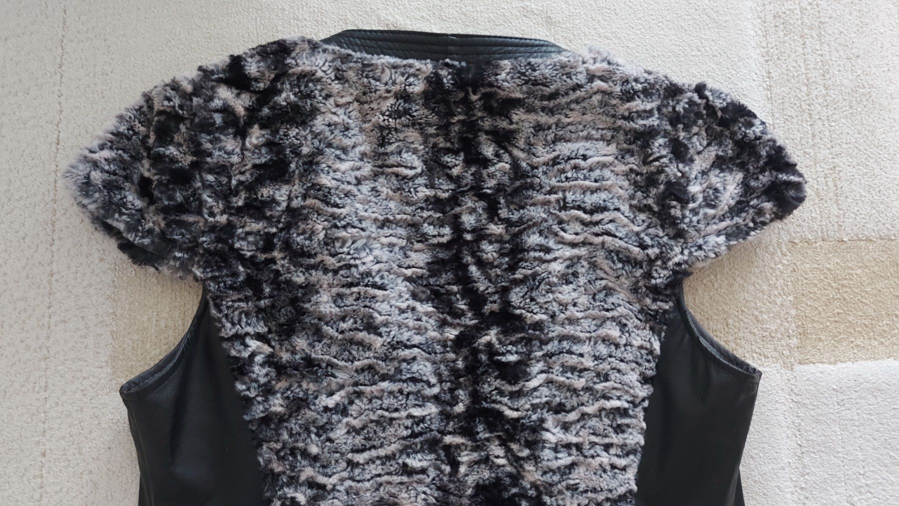 Gilet & Giacche senza maniche: Weste mit Pelzeffekt "Bastion Collection" Gr. M – Nuovo (secondo la descrizione) da Wabern venduto da Irakene 7