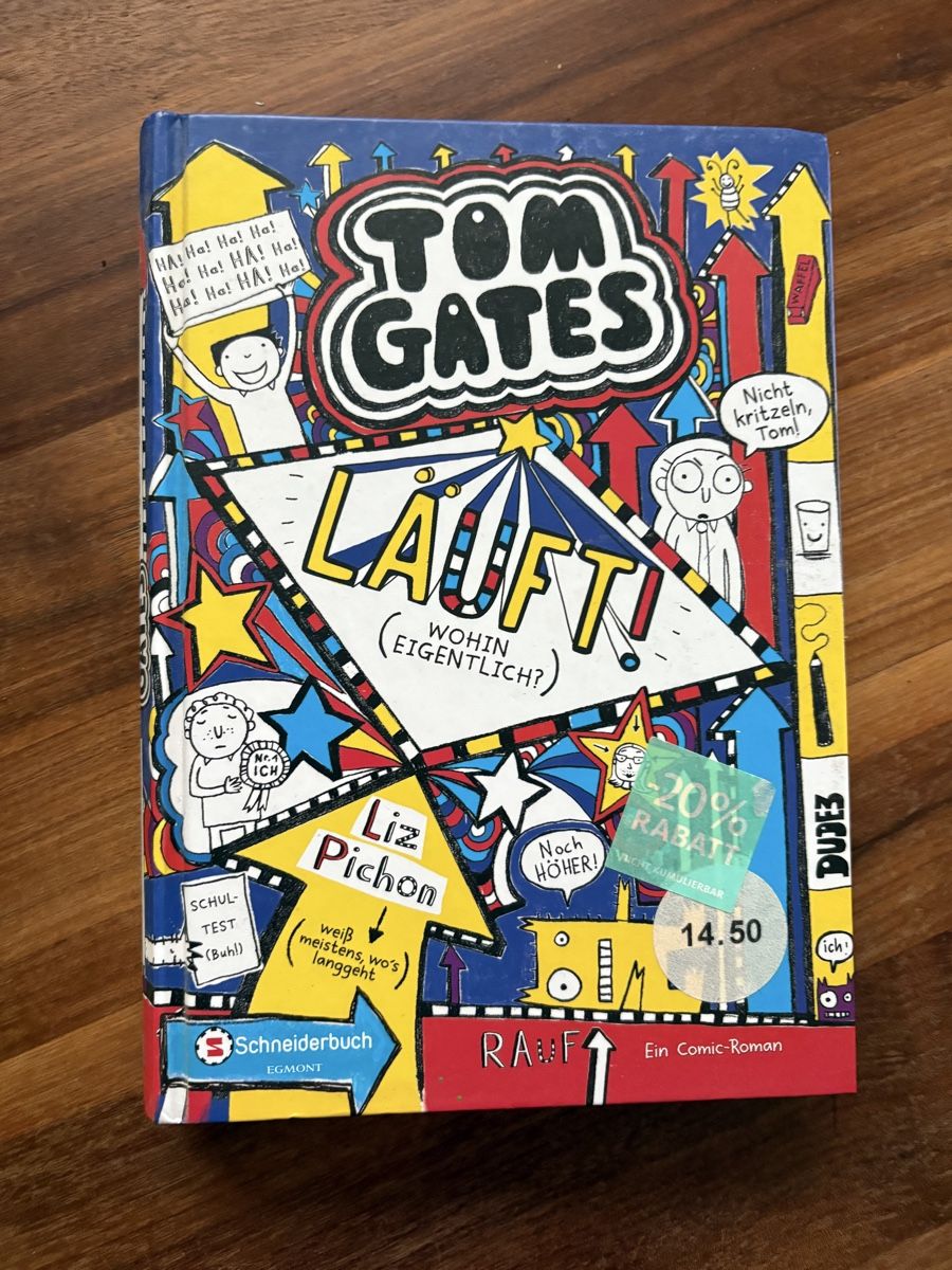 Libri: Tom Gates - Läuft! Wohin eigentlich? Comic-Roman – Usato da Beromünster venduto da msklef