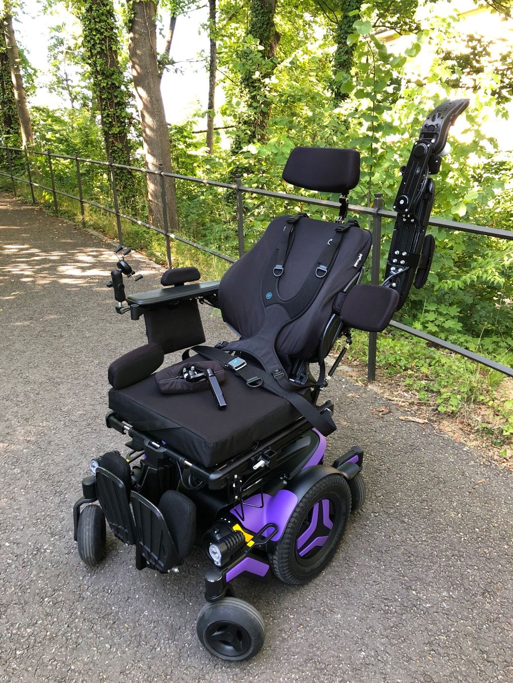Sedie a rotelle: Elektro-Rollstuhl mit Stehfunktion und Sitzlift – Nuovo (secondo la descrizione) da Basel venduto da rog_vwf5 8
