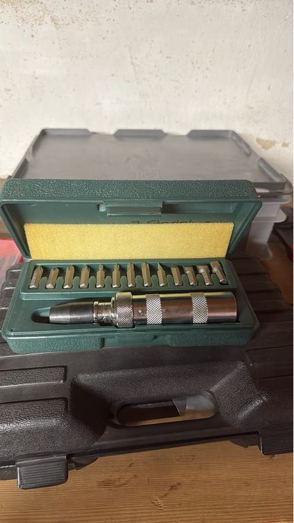 Tous les outils: Schlagschrauber mit Bitsatz – D'occasion à Winterthur par Bogdan1986