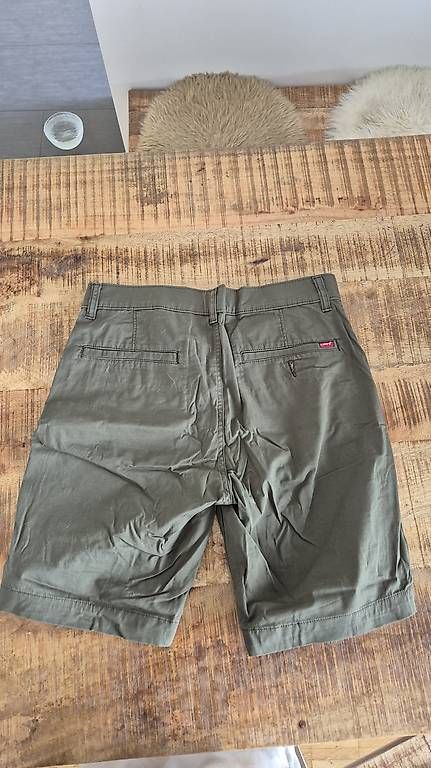 Pantaloni: Kurze Hosen von Levis, Gr.32 – Usato da Thun venduto da edifurler 1