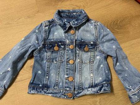 Süsses Jeansjäckchen für circa 2 Jahre mit Sternen, GAP