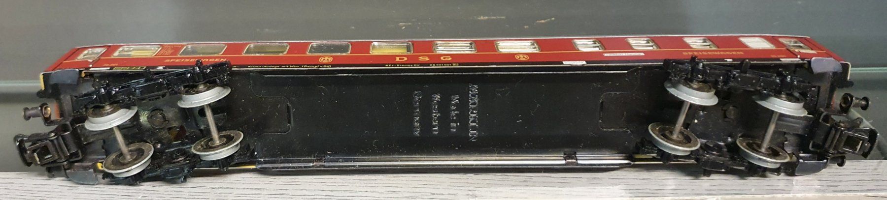 Märklin Modellini di ferrovie: MÄRKLIN: DSG SPEISEWAGEN ROT BLECHMODELL – Usato da Biglen venduto da taunus82 3