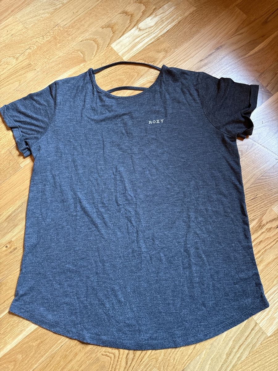 Roxy T-shirt: Roxy Shirt Grau, Rückenausschnitt, Gr.M – Usato da Ottikon venduto da Domito