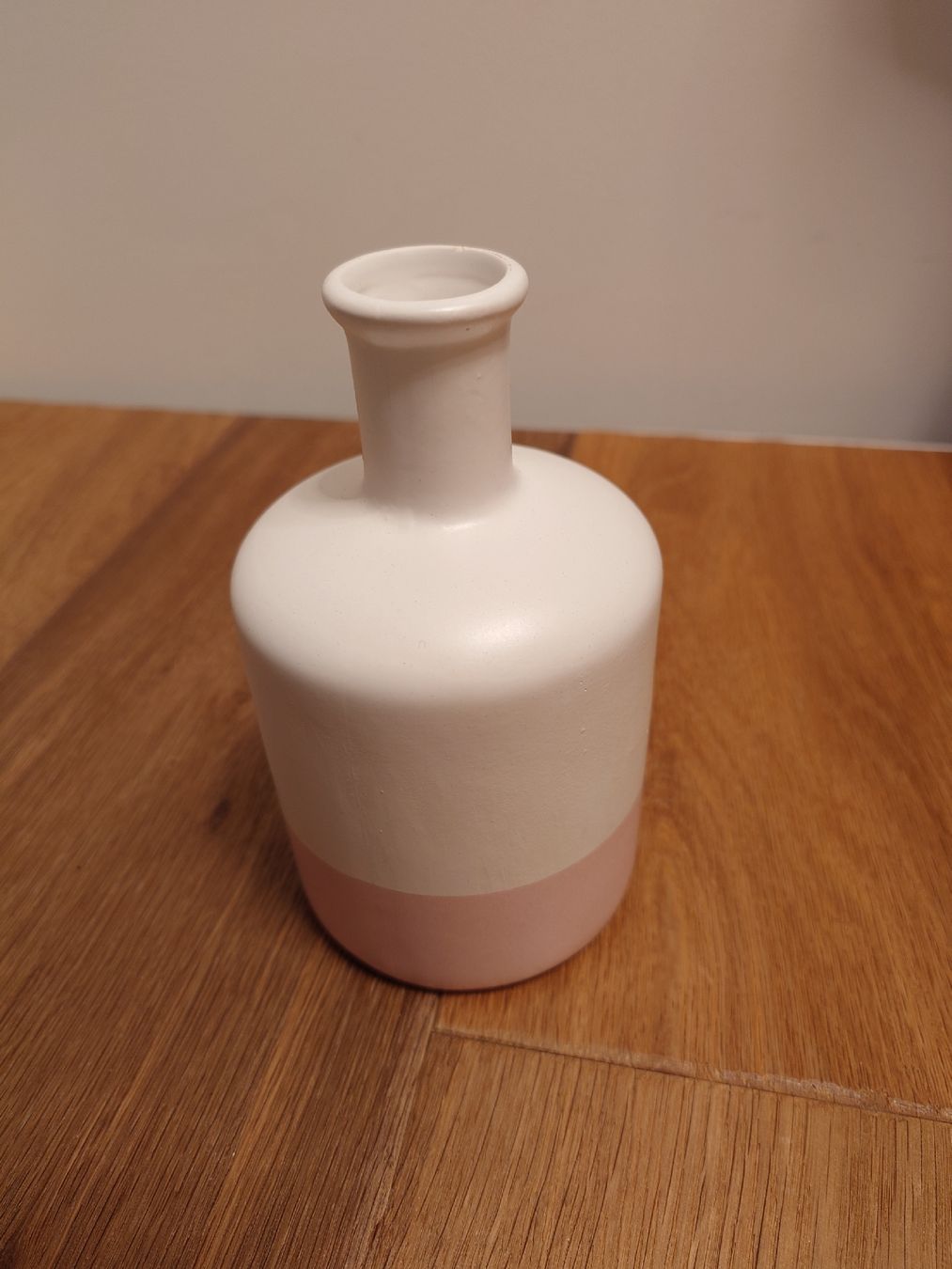 Vasen & Gefässe: Hübsche Vase, weiss-rosa, Keramik – Gebraucht aus Wil SG von portu1