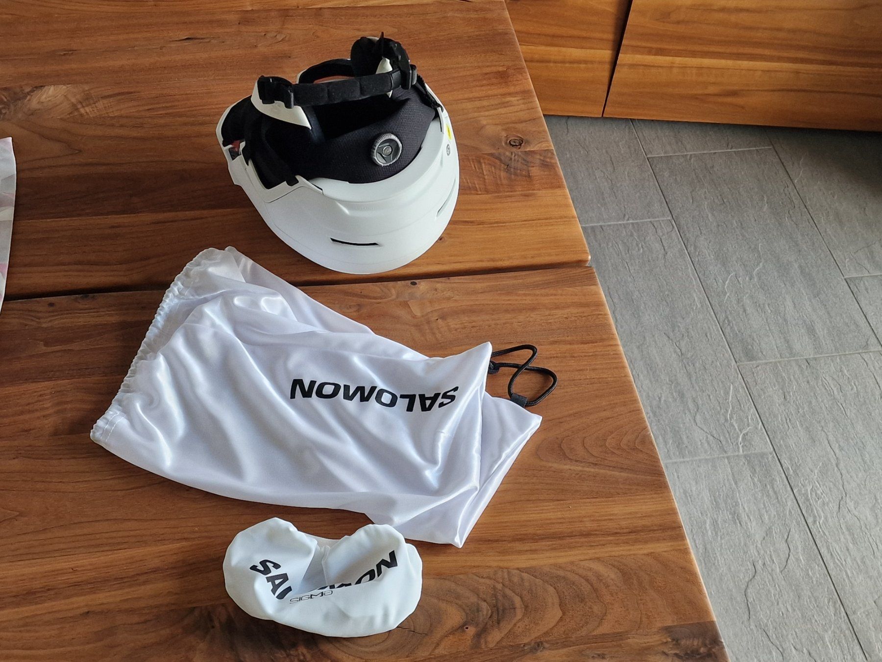 Salomon Caschi: Skihelm Salomon m. integrierter Skibrille - neu – Nuovo (secondo la descrizione) da Boningen venduto da melija3 1