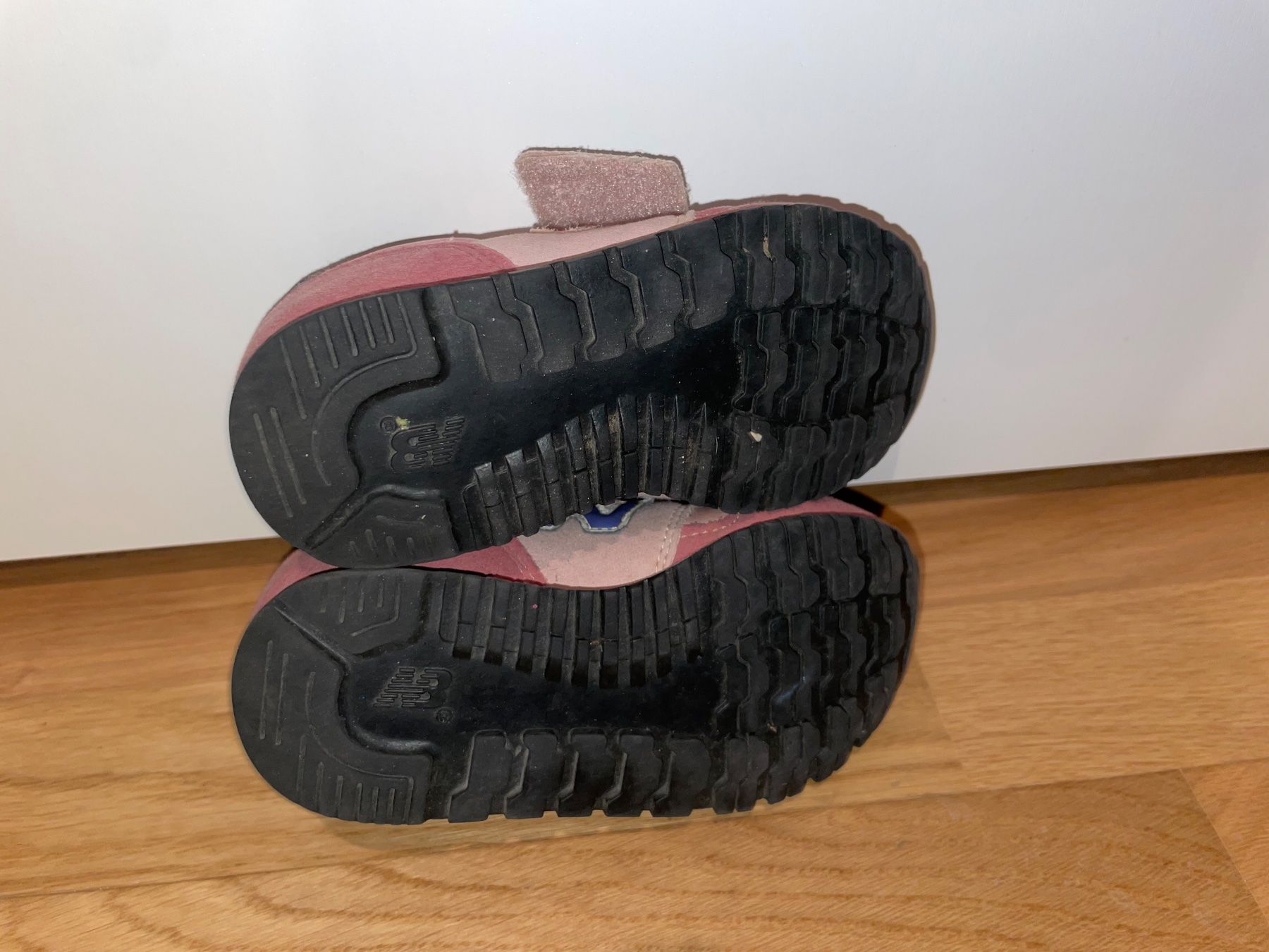 New Balance Scarpe per ragazzi: New Balance Kinderschuhe, Grösse 25.5 – Usato da Emmen venduto da Manu4414 2