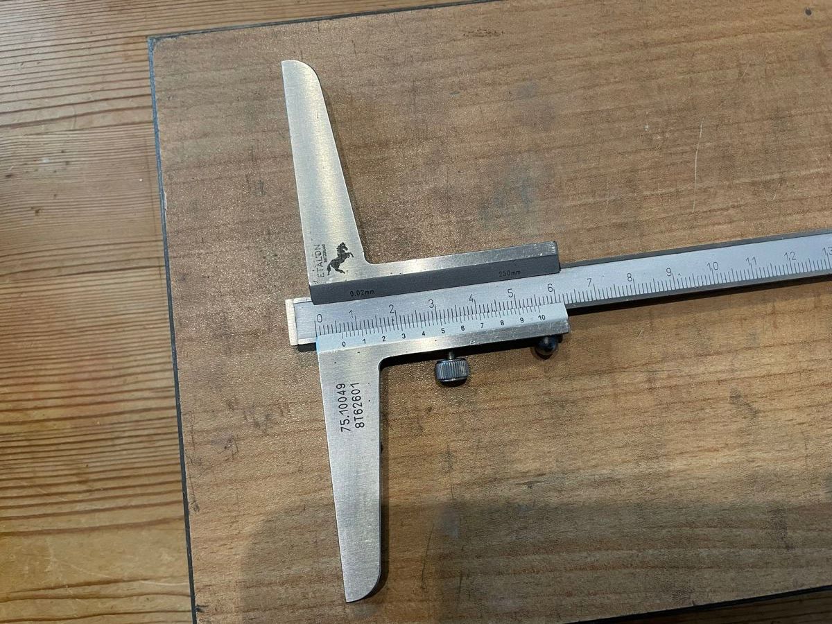 Misurare: Etalon 0-250mm Tiefenmessschieber – Usato da Au TG venduto da and_k8st 2