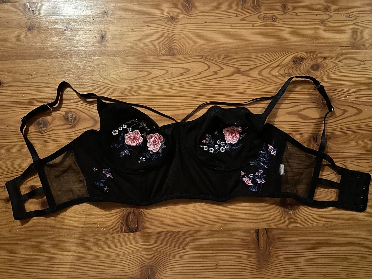 Altra biancheria intima: Topshop Bustier schwarz mit gestickten Blumenmuster – Nuovo (secondo la descrizione) da Grächen venduto da Walterli_88 1
