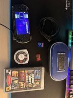 Sony PSP Slim noire avec accessoires + UNLOCKED